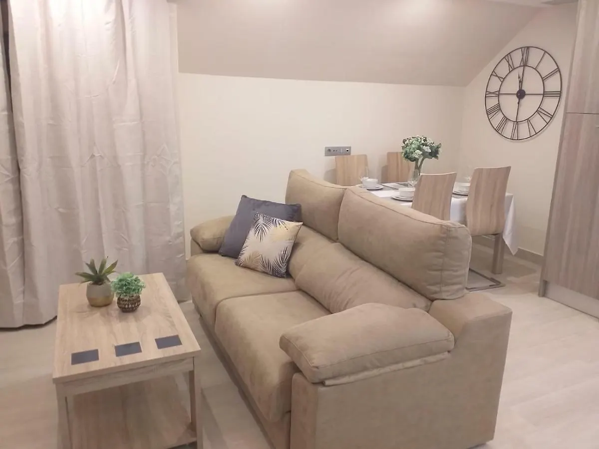아파트 Apartamentos Vacacionales Joctis, Atico 푸엔히롤라